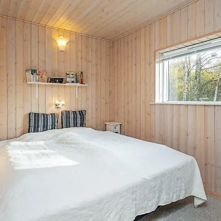 Casa de Férias Vibrant Holiday In Lolland With Sauna *